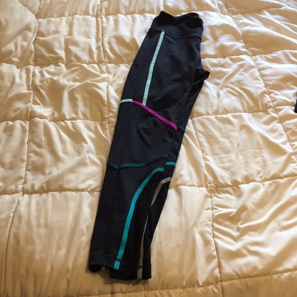 COPY - Fila Sport Mesh & Reflective Running Leggi… - Picture 4 of 6